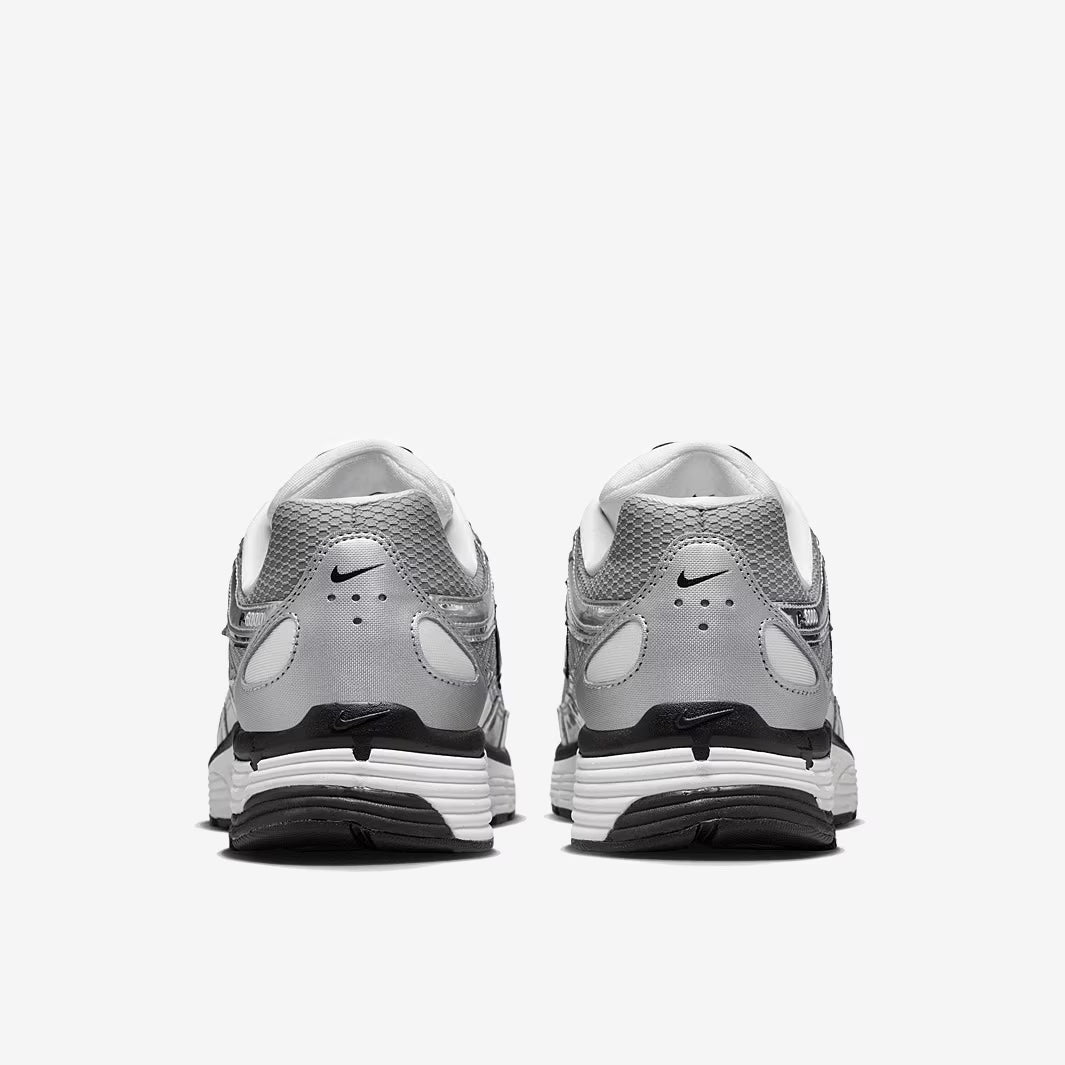Nike P6000 Zilver