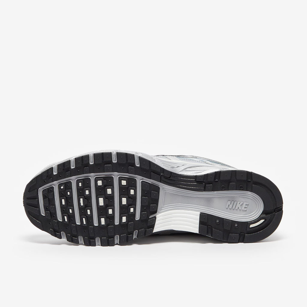Nike P6000 Sommet En Grijs Loup