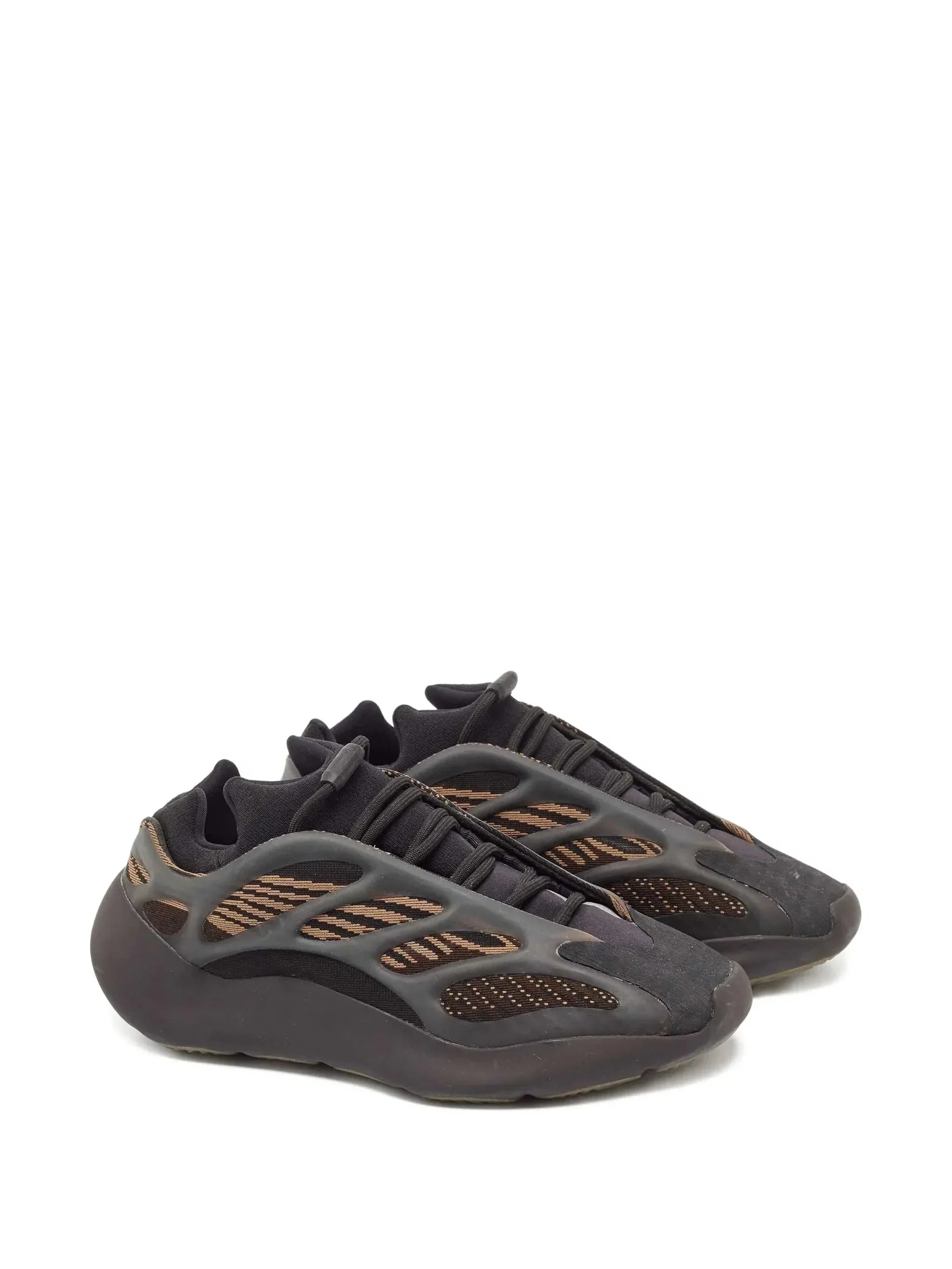 Yeezy 700 V3 Bruin donker