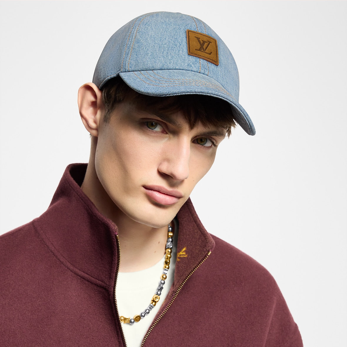Pet in denim LV Staples