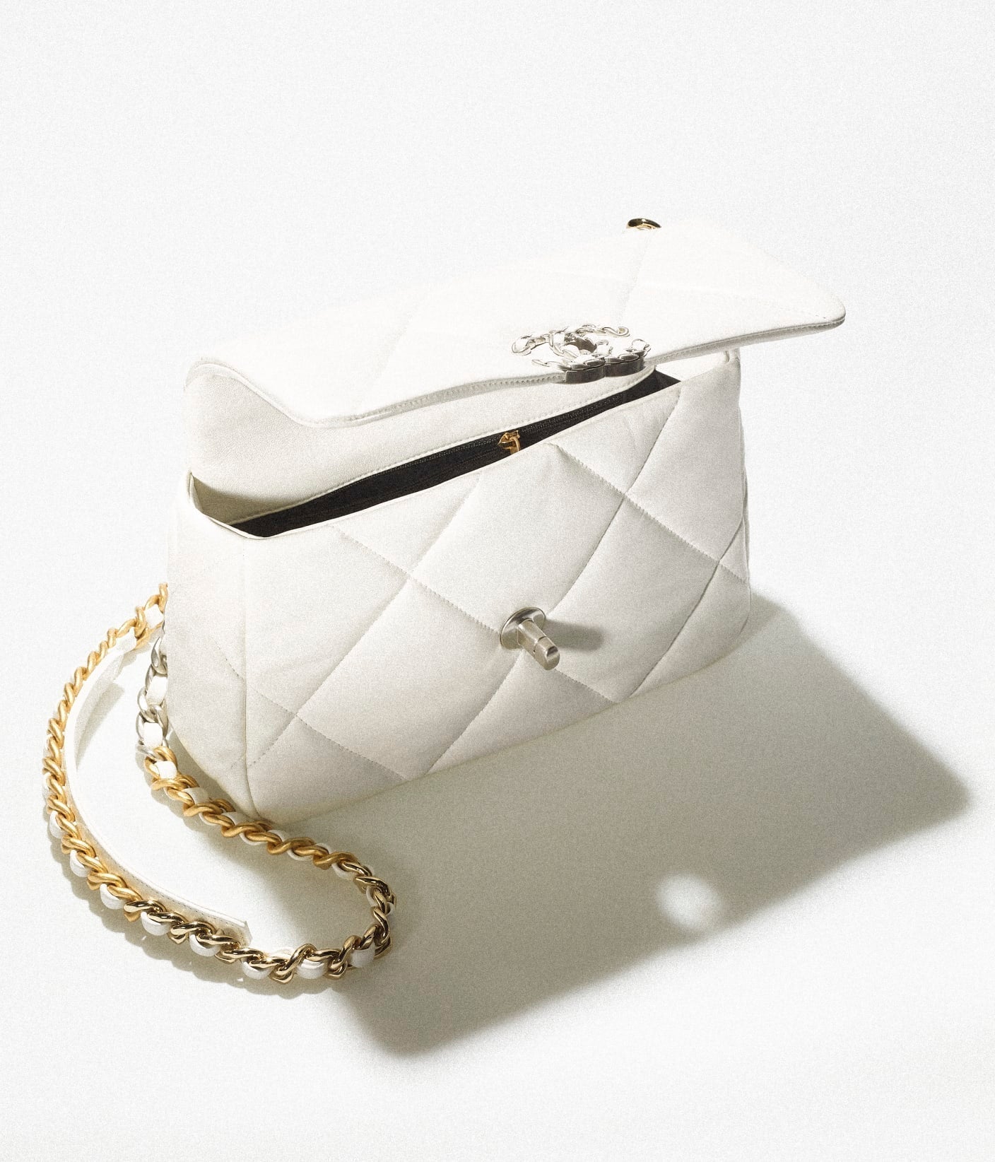 TAS CHANEL 19