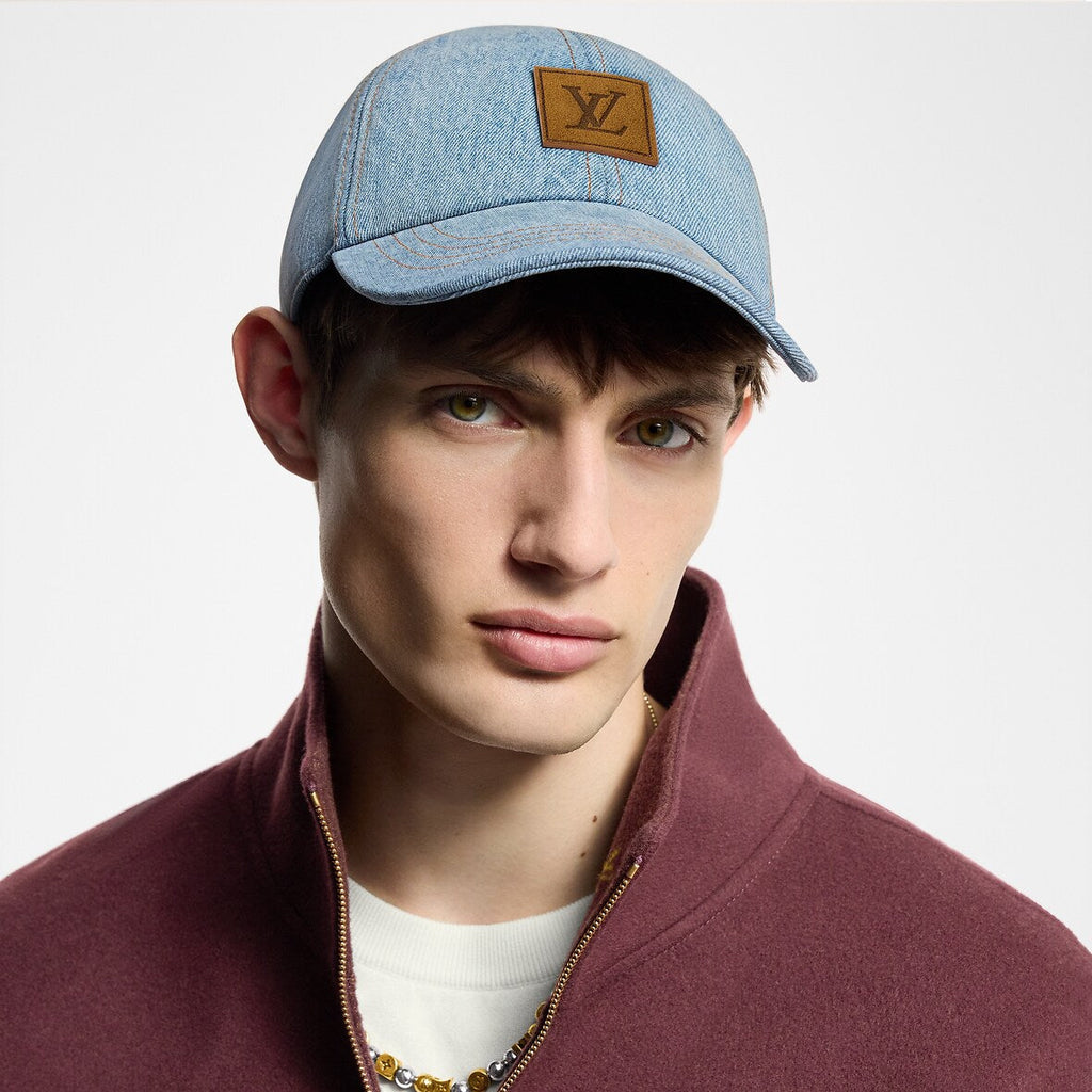 Pet in denim LV Staples