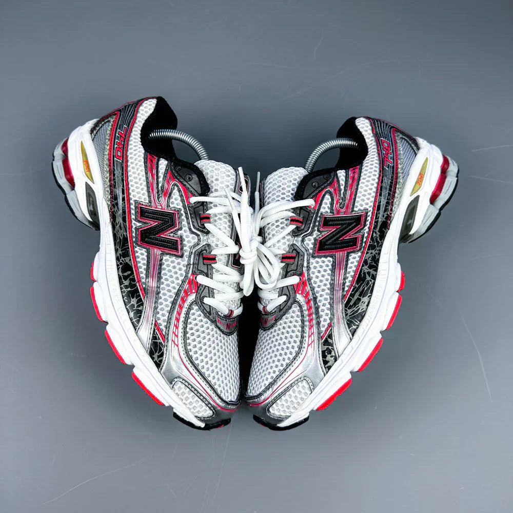 New Balance 740 Rood