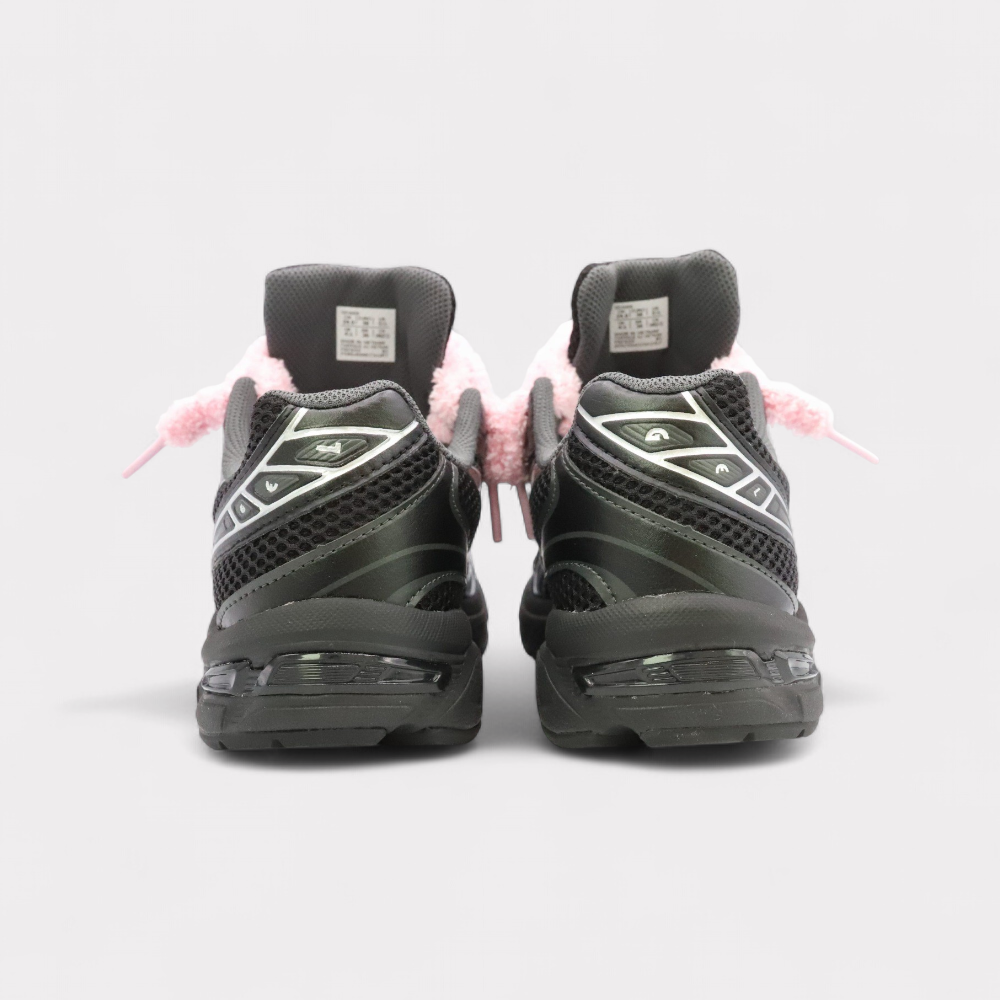 GEL-1130 Zwart Puur Zilver - Fluffy Veters Roze