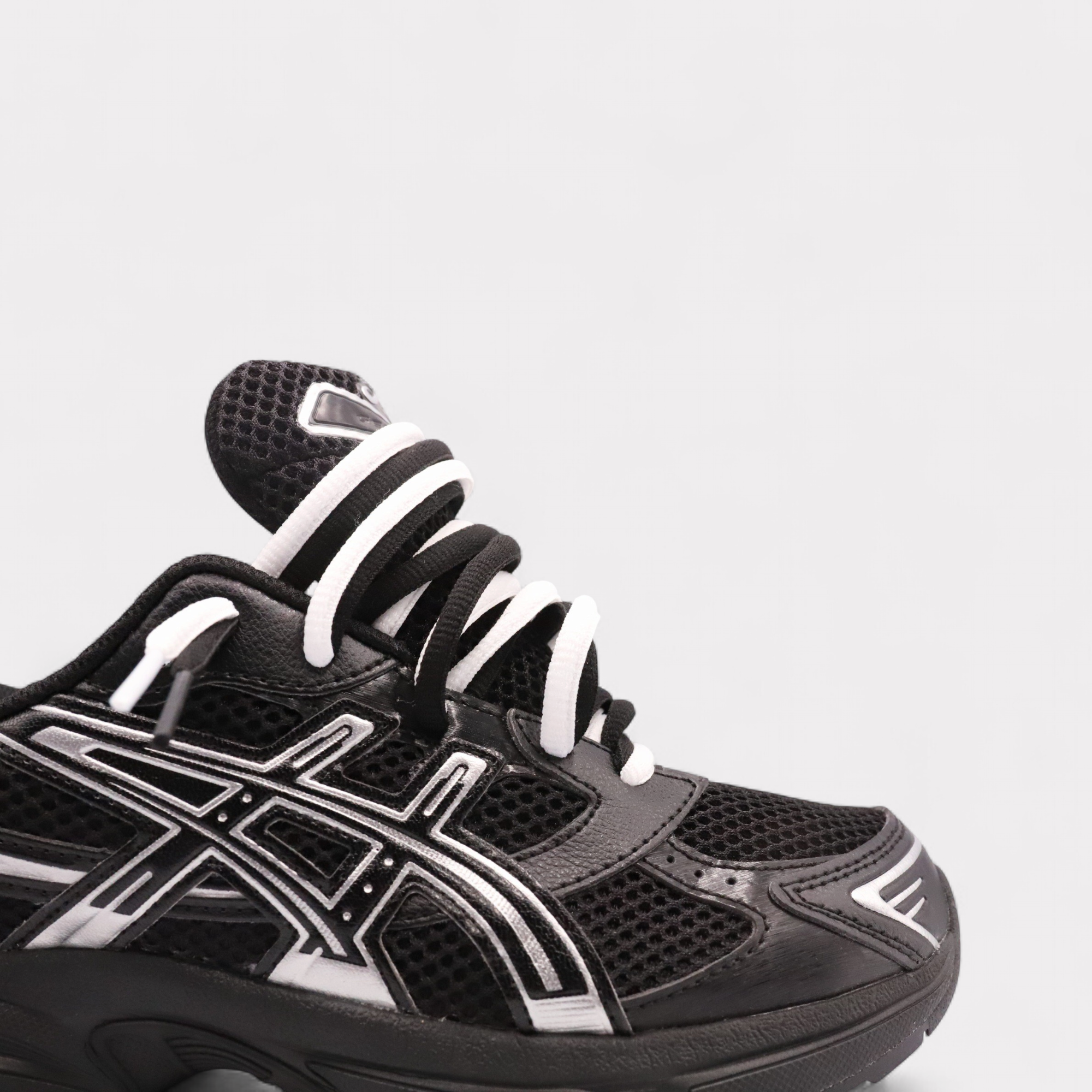GEL-1130 Zwart Puur Zilver - Dubbel Veters (GS)