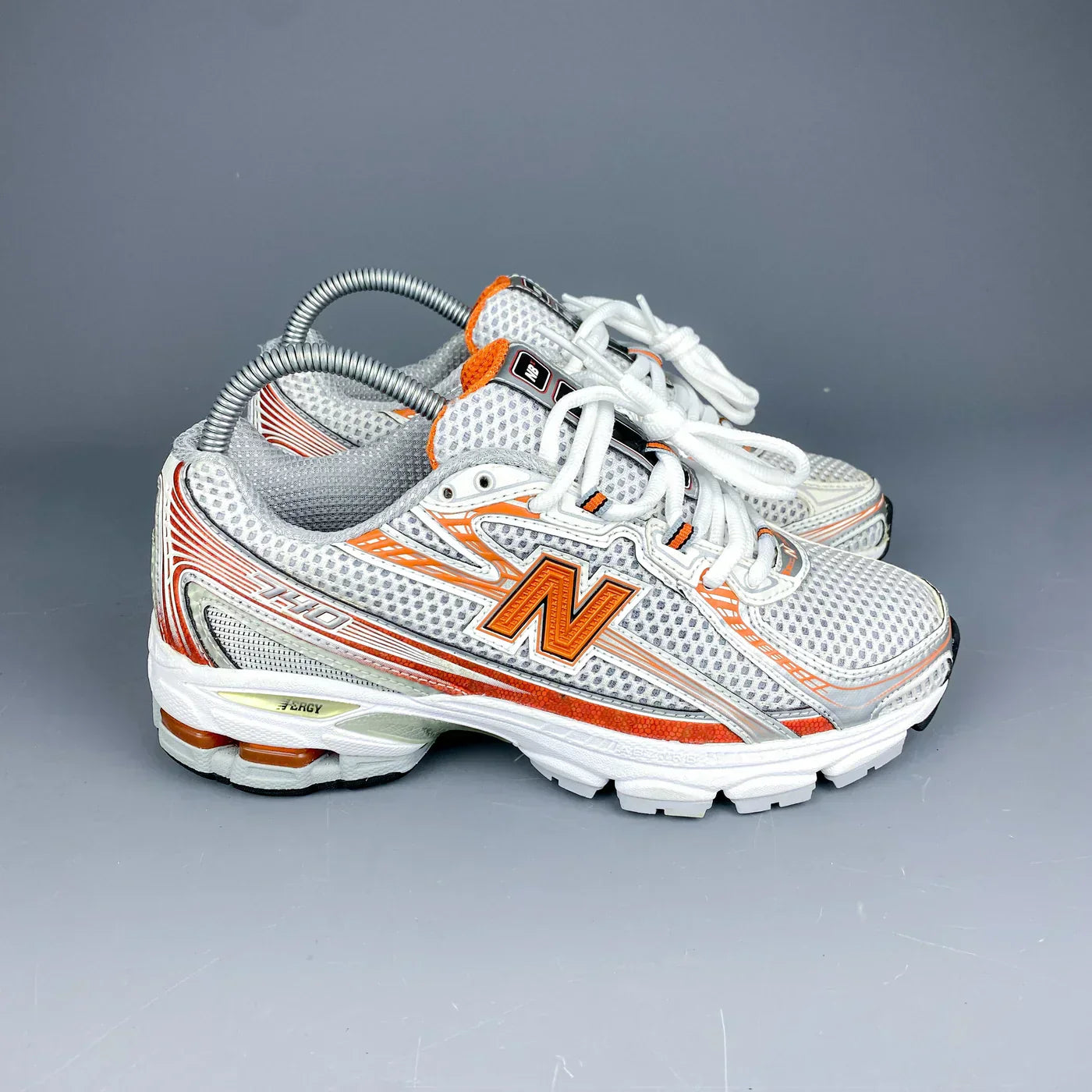 New Balance 740 Oranje