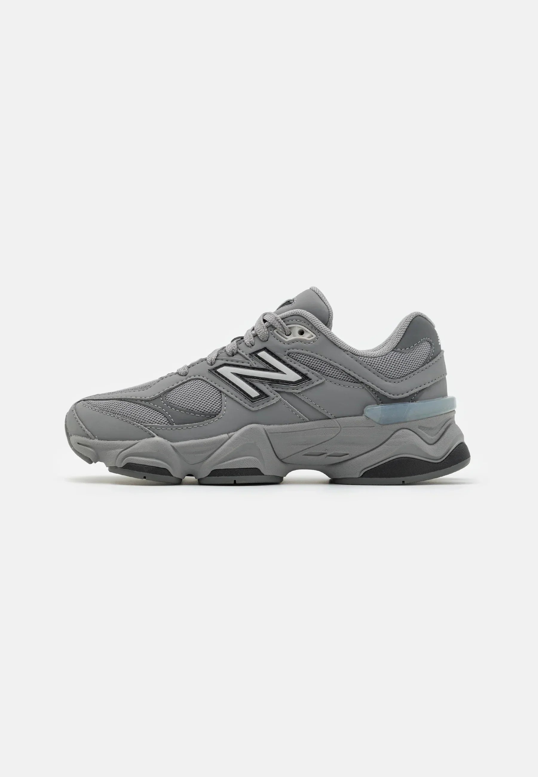 New Balance 9060 Grijs