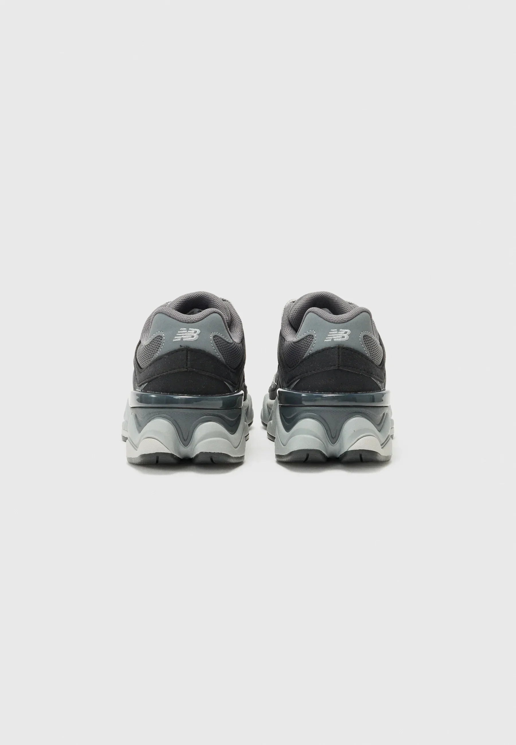 New Balance 9060 Grijs Léger