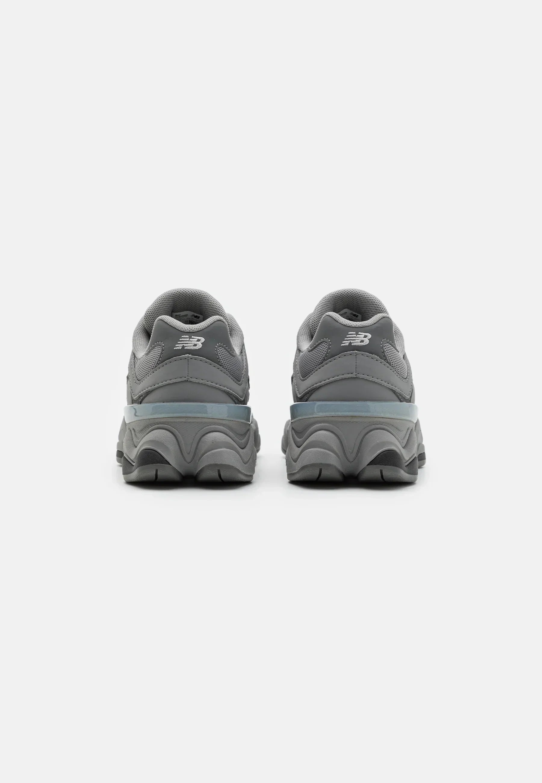 New Balance 9060 Grijs
