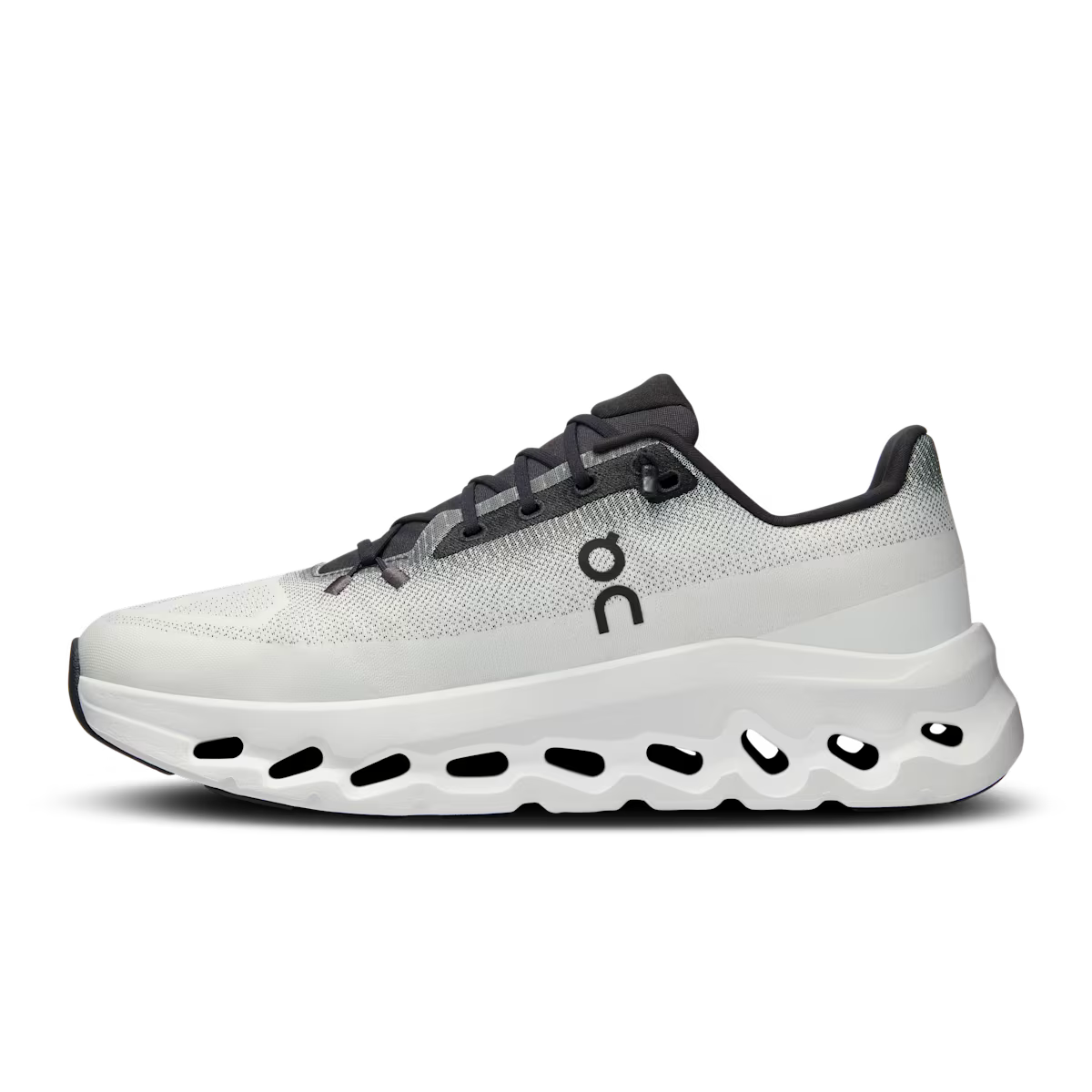 ON Cloud sneaker in zwart en wit
