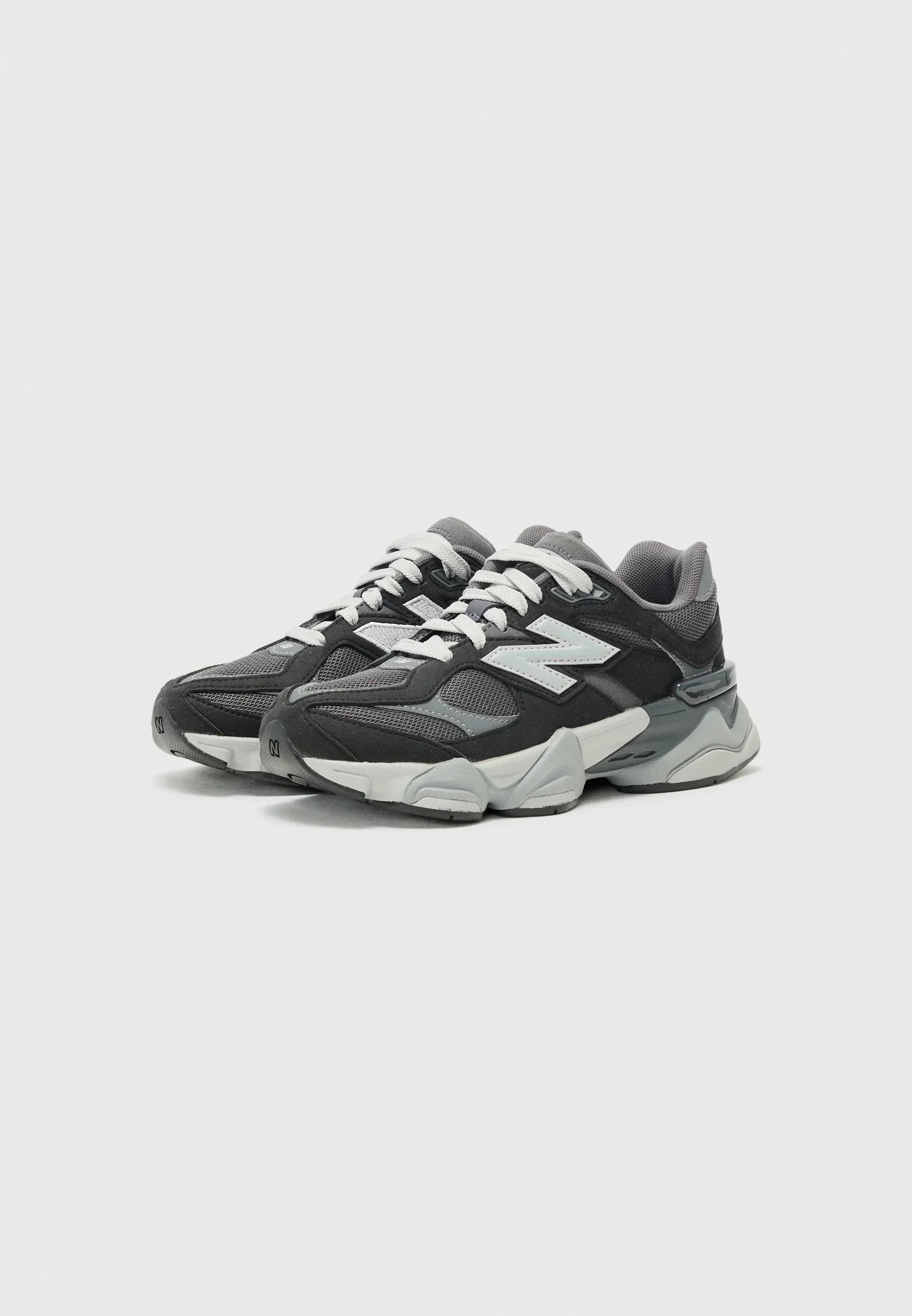 New Balance 9060 Grijs Léger