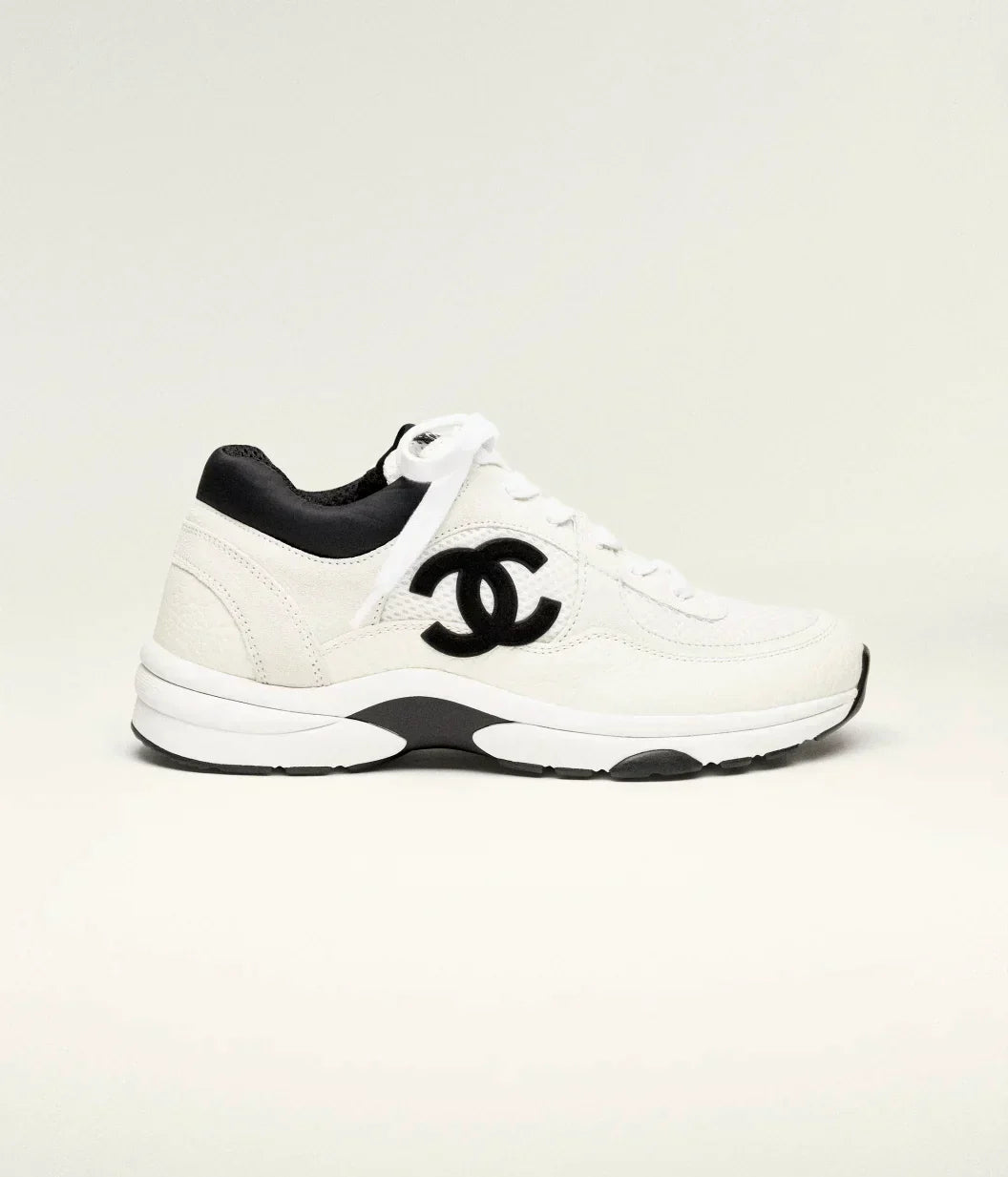 Chanel Laag Daim Wit En Zwart