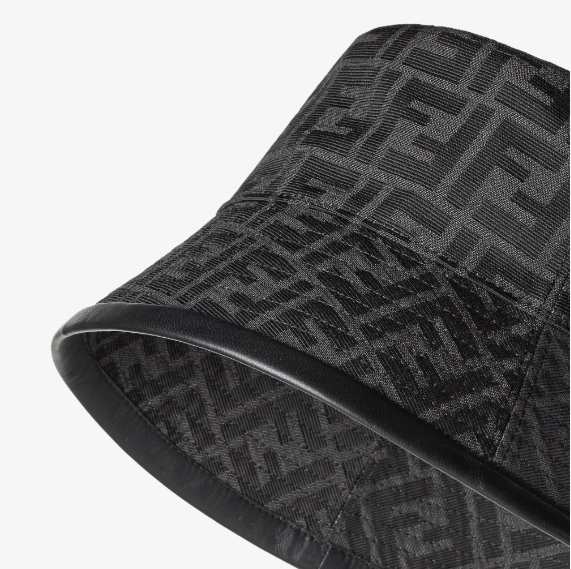 Fendi Chapeau in nylon FF Zwart