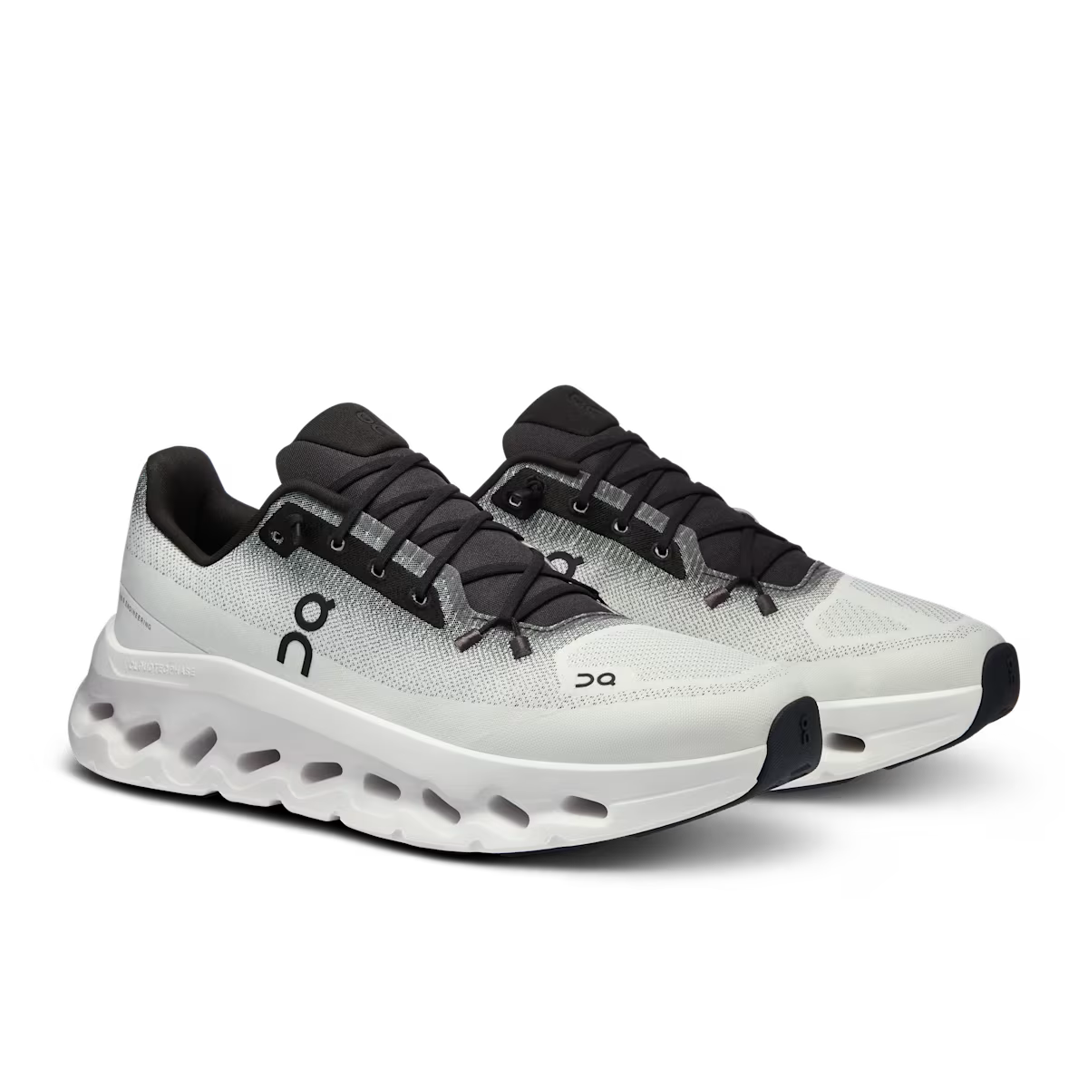 ON Cloud sneaker in zwart en wit