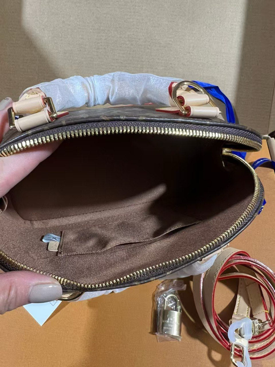 LV - Tas Alma BB NO