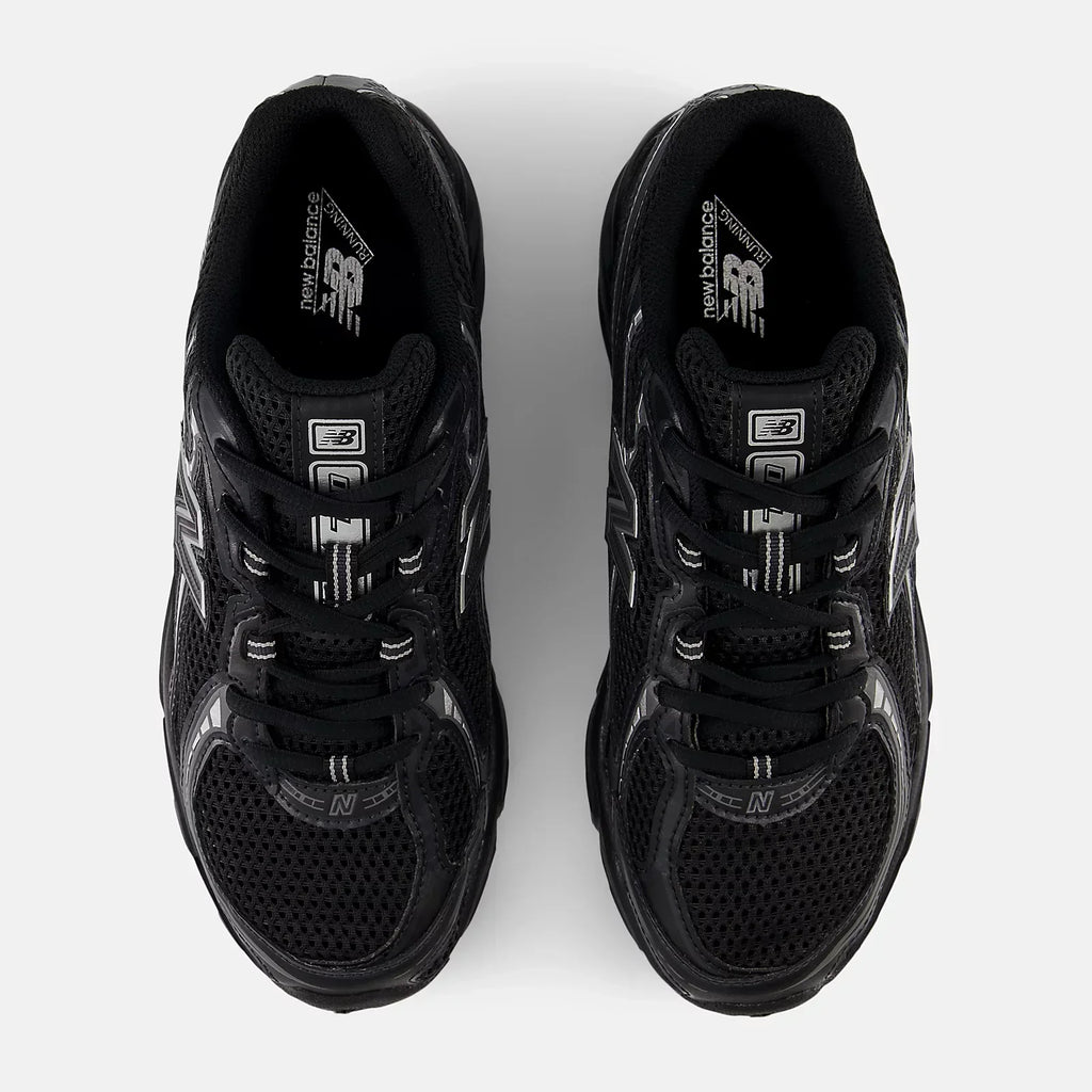 New Balance 740 Zwart