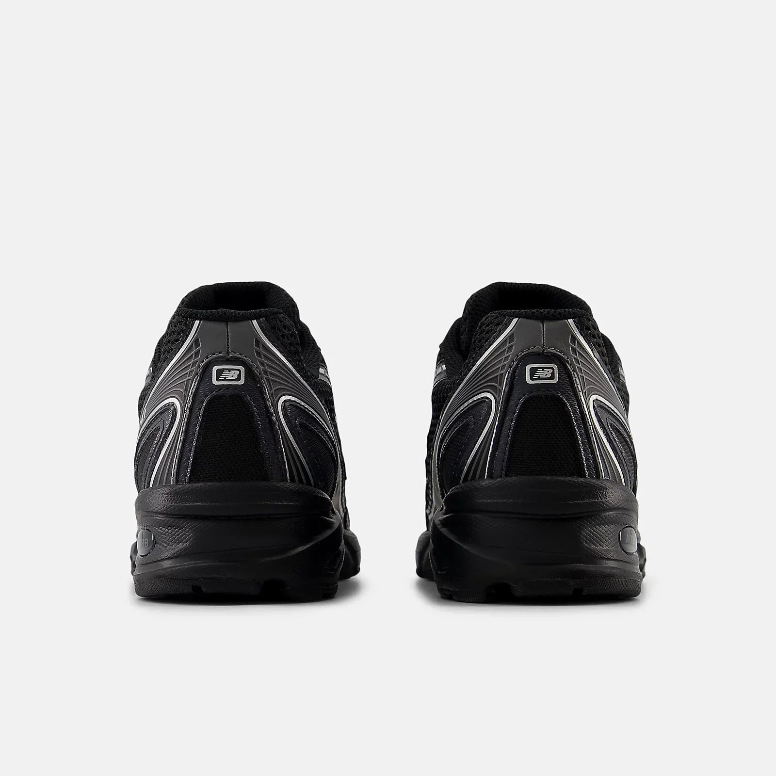 New Balance 740 Zwart