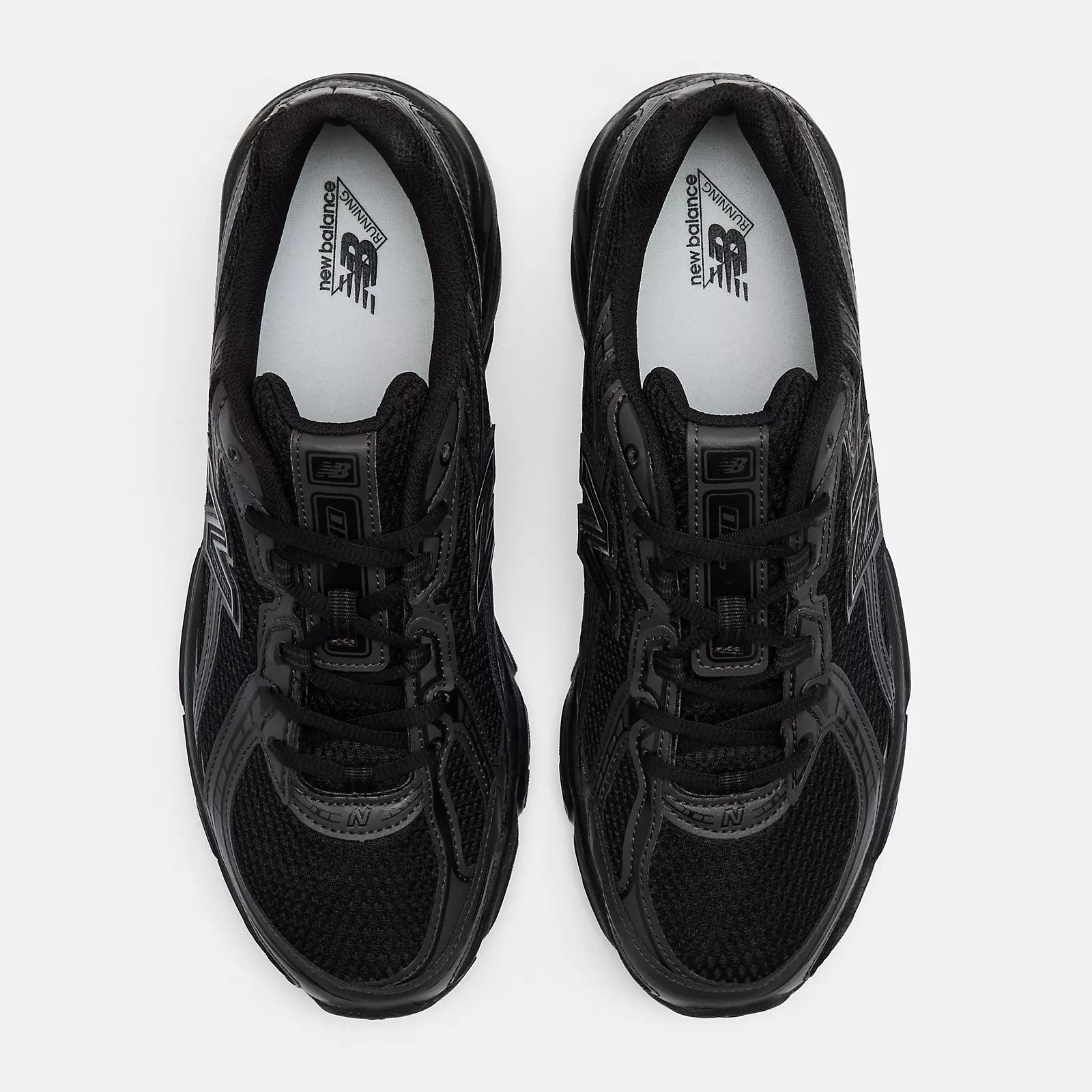 New Balance 740 Full Zwart