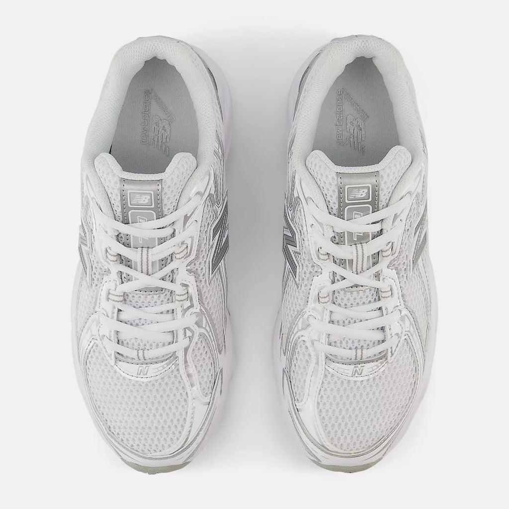 New Balance 740 Zilver En Wit